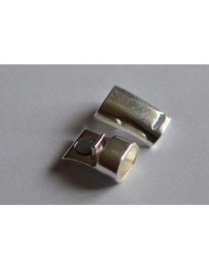 Magnetinis užsegimas , sidabro sp. 26x13 mm, įklijavimui 10x6 mm, 1 vnt.